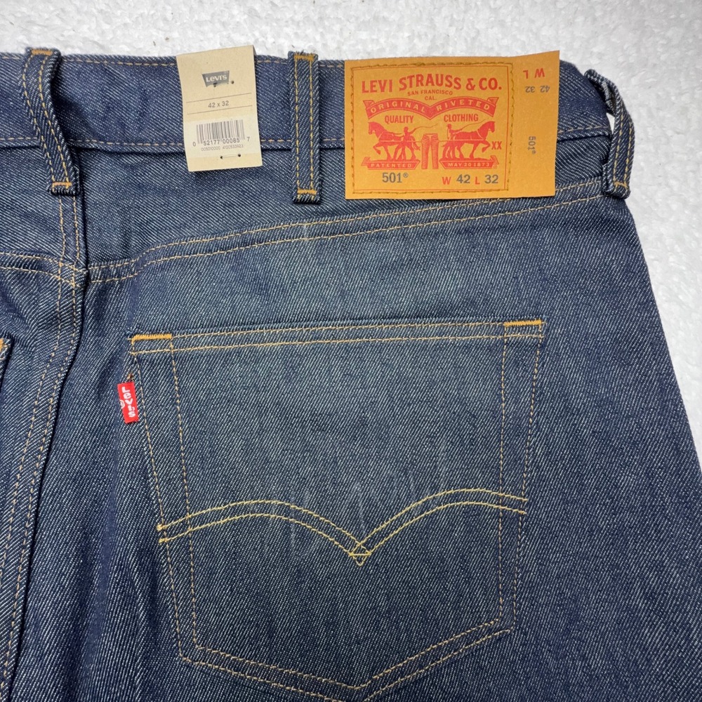 Levis 501 Original Shrink-to-Fit Jeans Mens 42x32 Blue Rigid Indigo 00501-0000